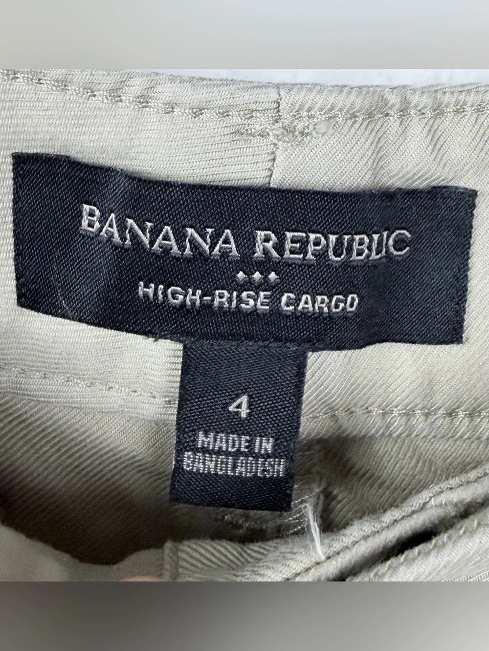 BANANA REPUBLIC • Khaki/Beige Twill High-Rise Wide-Leg Cargo Pants, 4